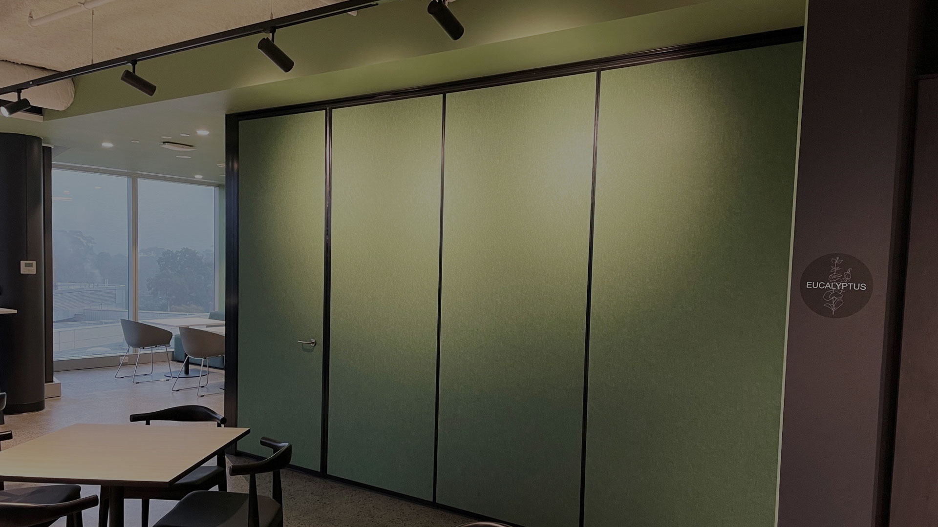 slider image of Optica operable wall and solid panels