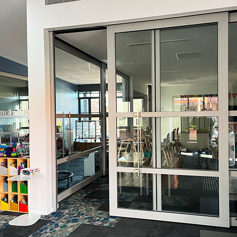 Open general learning area featuring Rw32 Acoustic Sliding Doors