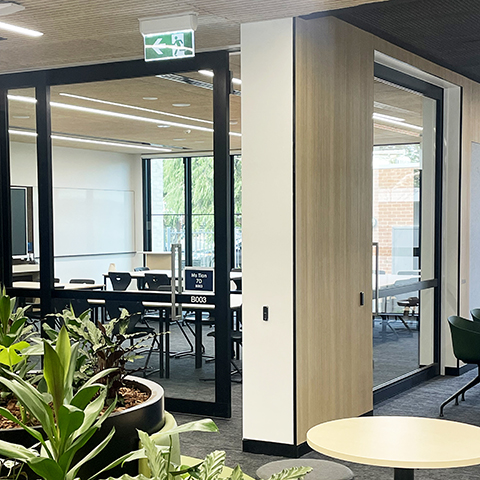 Glazed acoustic sliders in the classroom